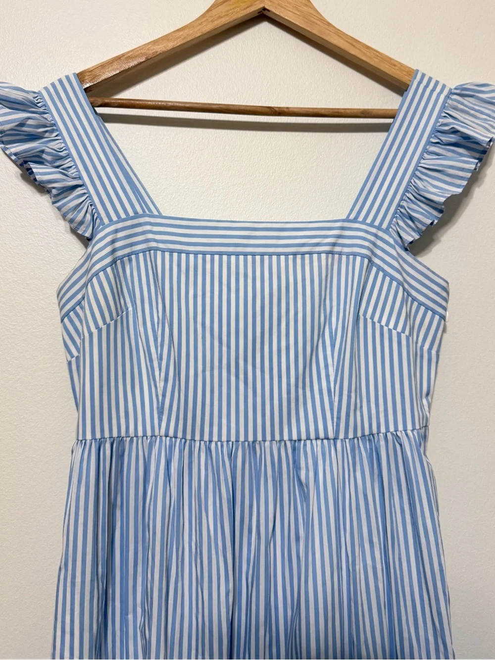 Gal Meets Glam Striped Jasmine Ruffle Dress Size 4 Blue White Maxi Beach Summer - Picture 5 of 11